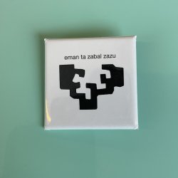 CHAPA CUADRADA 38 x 38 UPV/EHU