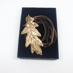 BROCHE ROBLE ORO NATURAL...